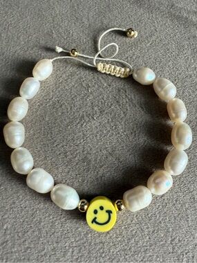 Kids Pearl Bead Bracelet with Yellow Smiley Charm and Gold Accents